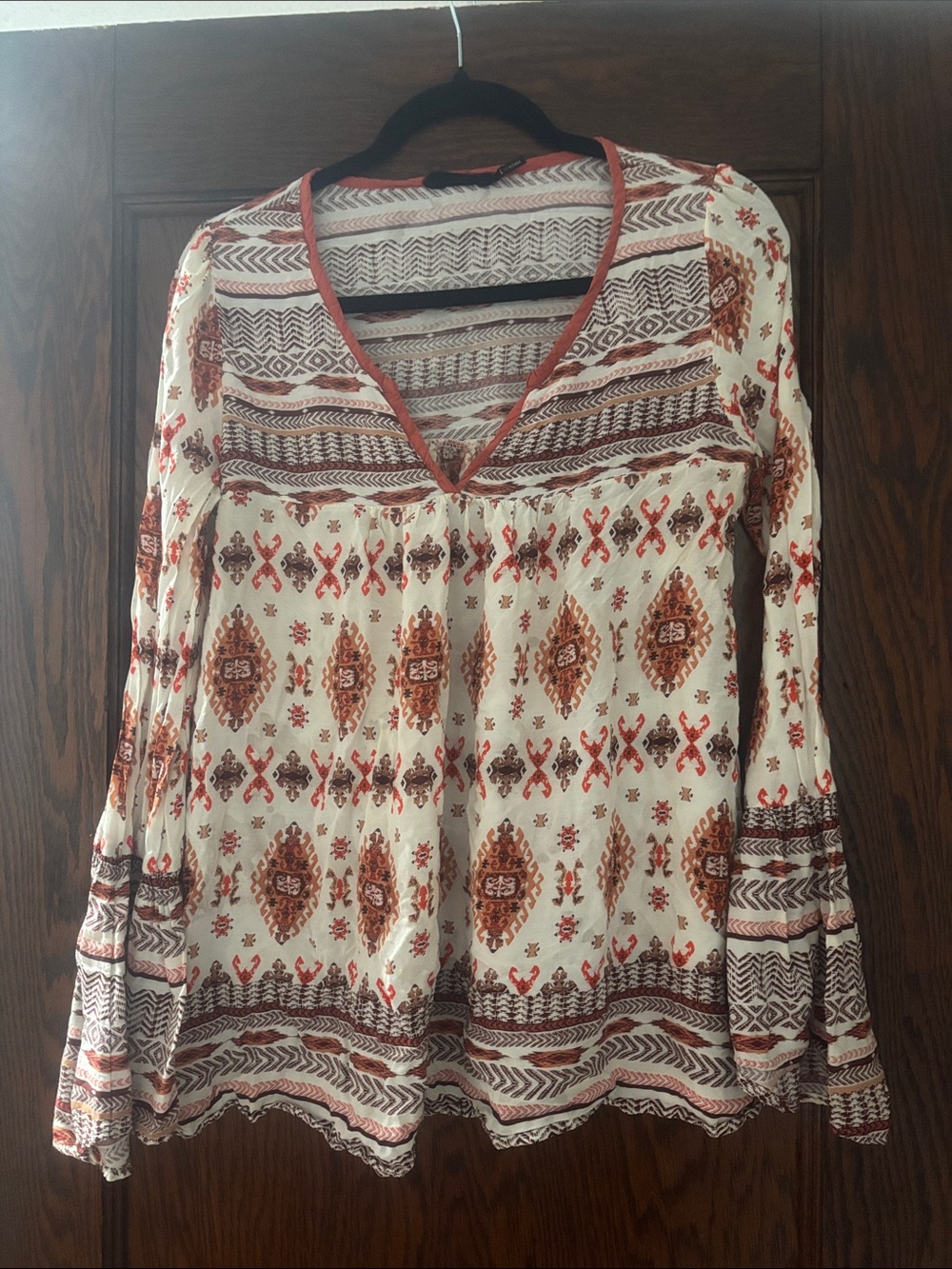 💕Boho Printed V-Neck Women's Top 💕in Cream and Rust woman’s large
